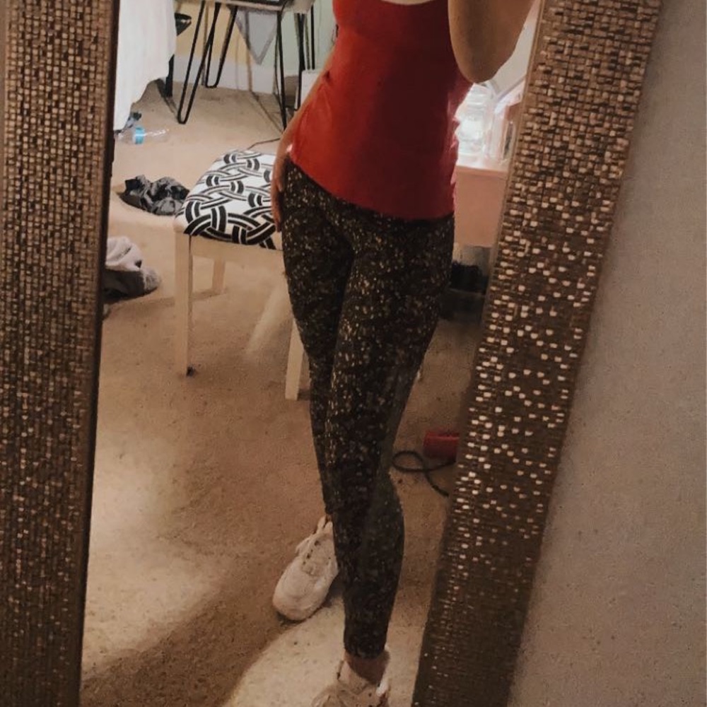 Lululemon leggings size 6